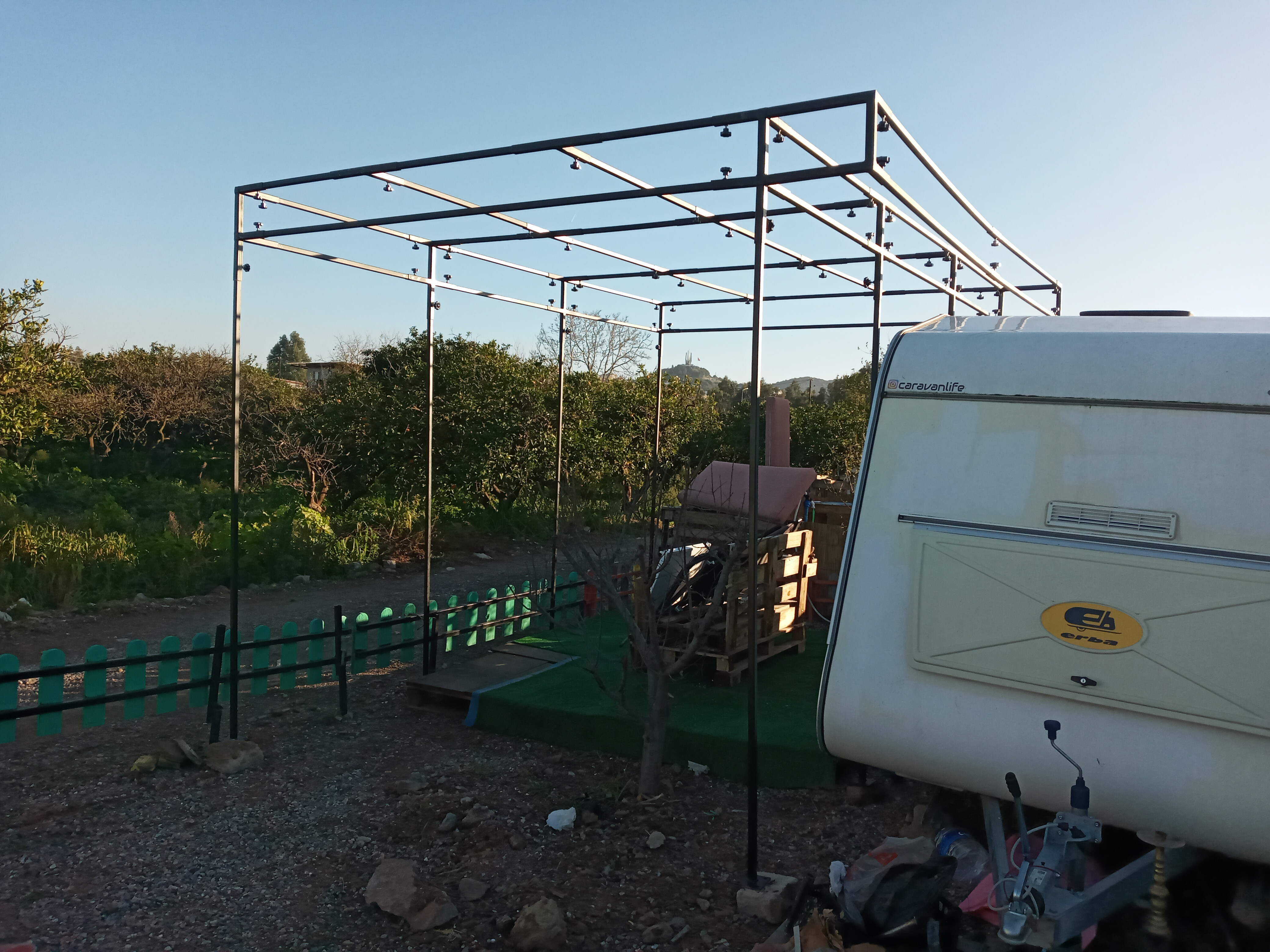 KARAVAN ÖNÜNE KIŞ BAHÇESİ ( GÖLGELİK, )  İMALATI.